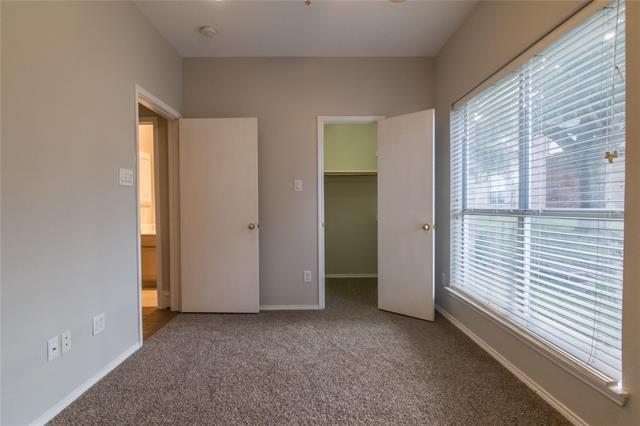 Building Photo - 3904 Brandon Park Dr