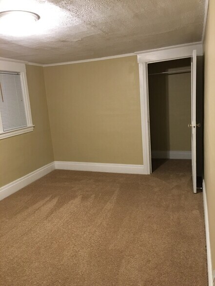 Building Photo - 133 Curry Ave