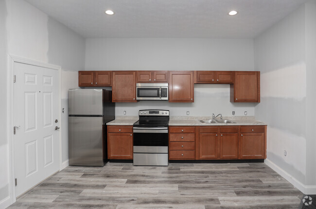 2BR, 1BA - 799-828 SF - Superior Apartments