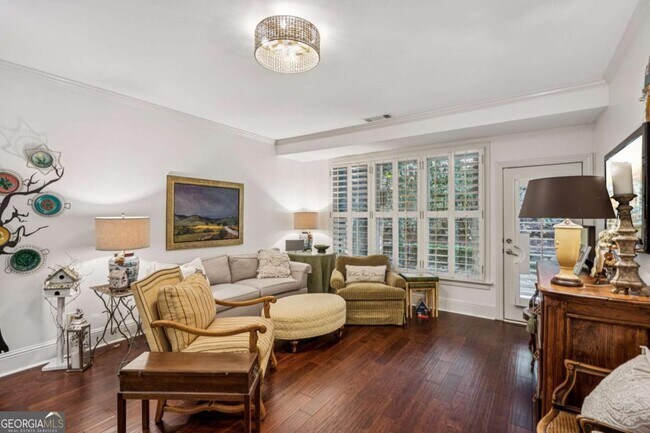 Building Photo - 9026 Riverbend Manor