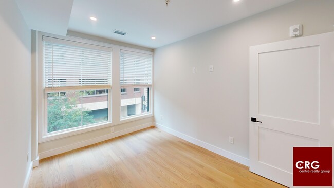 Building Photo - 220-222 Tremont St. Unit 2D
