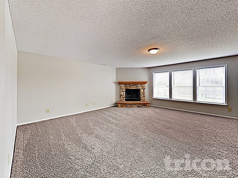 Building Photo - 10813 Inspiration Dr