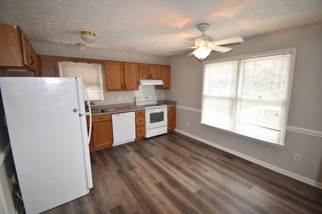 Building Photo - 6313 Applewhite Rd