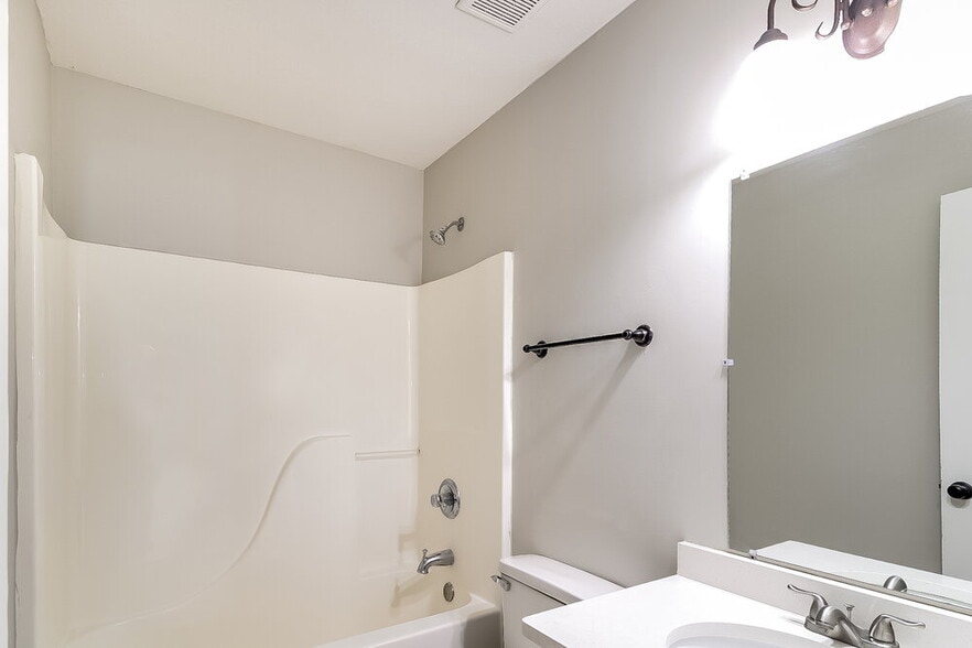 Building Photo - 4298 Arabella Dr
