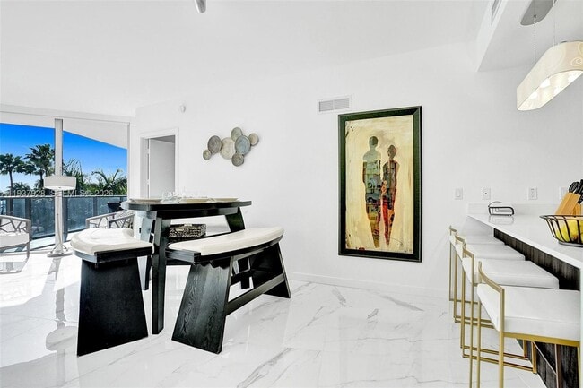 Building Photo - 488 NE 18th St