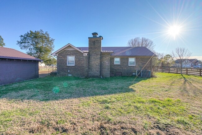 Building Photo - 476 Crescent Rd