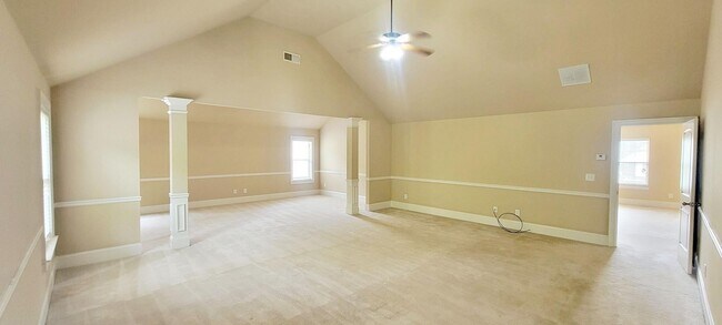 Building Photo - AVAILABLE NOW IN BERKLEY HILLS