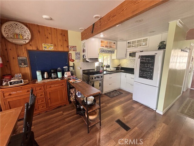 Building Photo - 32415 Scandia Dr