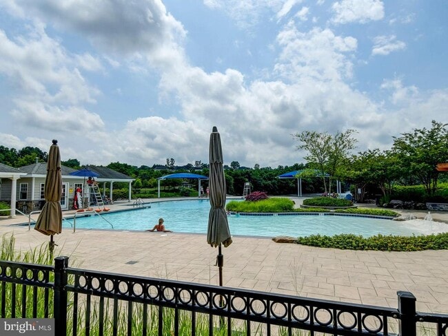 Building Photo - 3100 Stone Cliff Dr