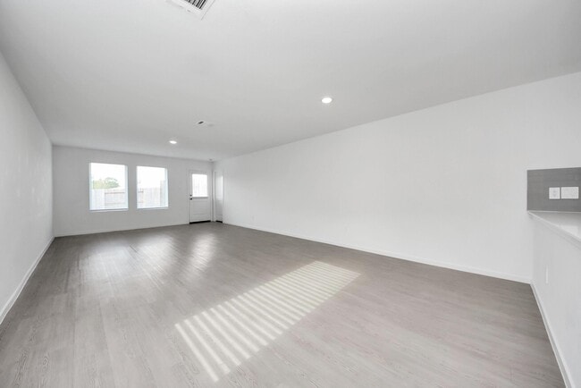 Building Photo - 248 Hazy Pnes Ln