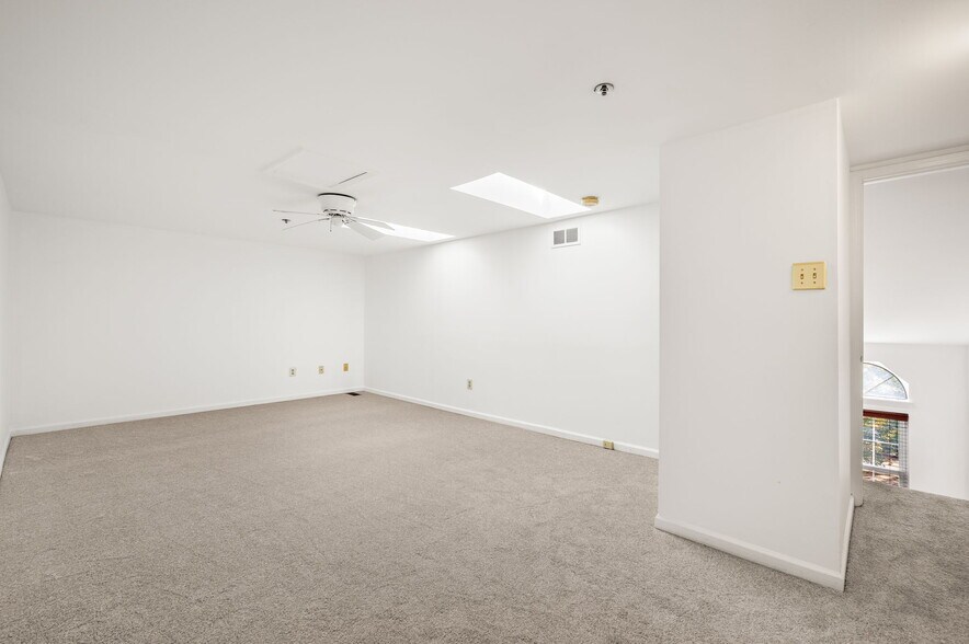 Building Photo - 1430 Redwood Ct