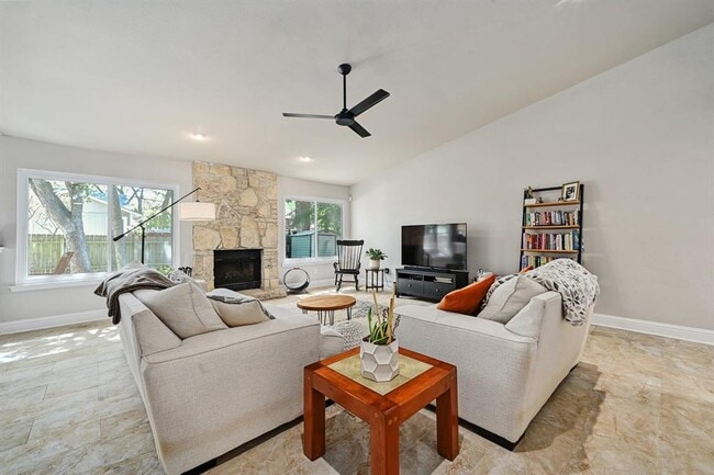 Building Photo - 9007 Jesse James Dr