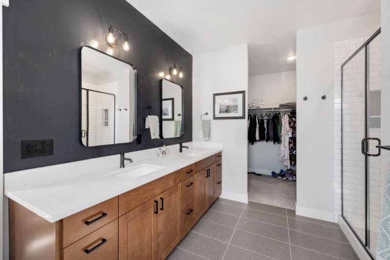 Building Photo - 685 Crossbill Dr