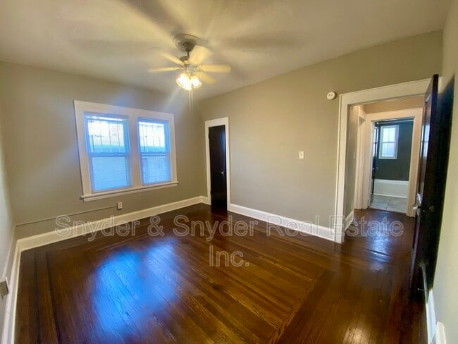 Building Photo - 418 Crestwood Ave