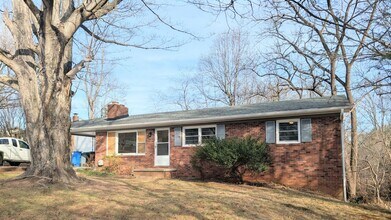 Building Photo - Asheville Long Term Rental