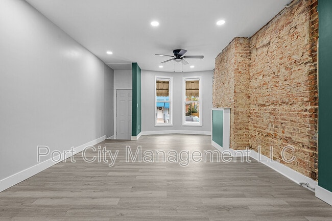Building Photo - 1806 Aiken St