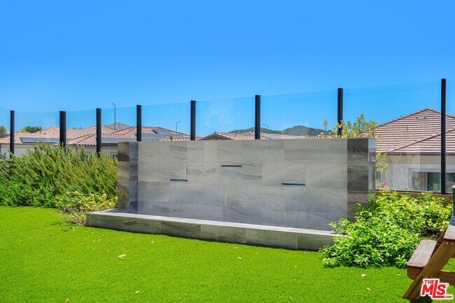 Building Photo - 20600 Bluebird Ct