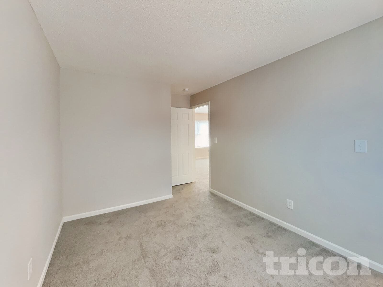 Building Photo - 9825 Rhodes Ln