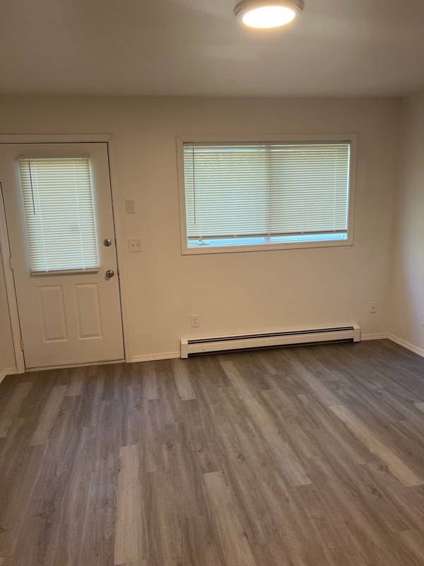 Building Photo - 551 N Robin Cir