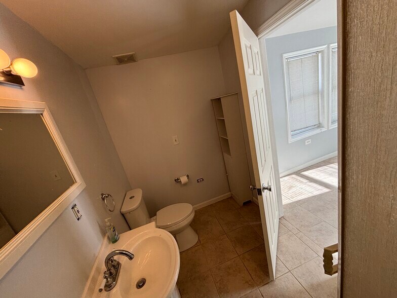 Bath 2 - 210 Boston Dr