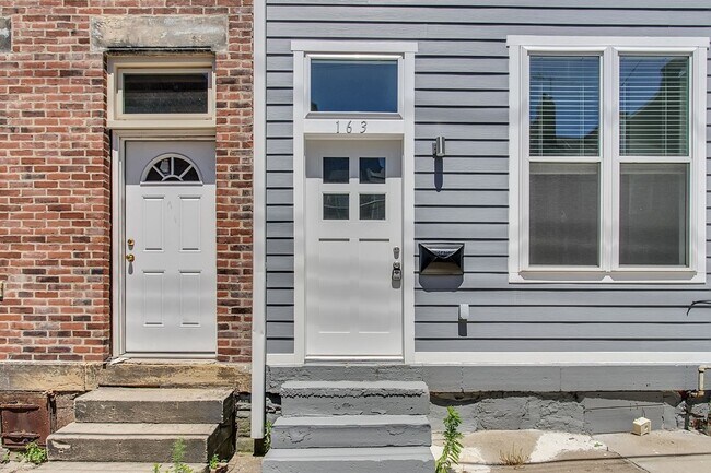 Building Photo - Beautiful 4 Bed 3 Bath Home in Lawrenceville!
