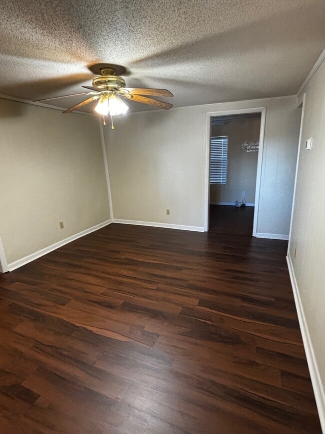 Building Photo - 500 Azalea St