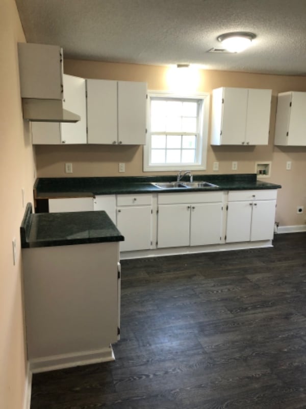 Building Photo - 141 Baileys Park Ln