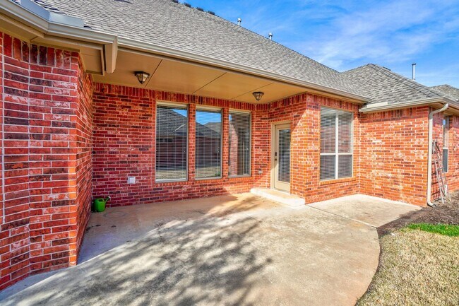 Building Photo - Bright & Spacious 3-Bed, 3.5 Bath Corner-Lot Home in Deer Creek Schools with Chef’s Kitchen & Bon...