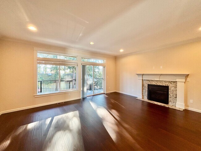 Building Photo - Modern New Construction 4b3b Townhome