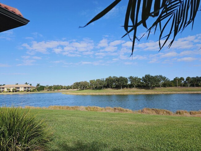Building Photo - 10468 Crooked Crk Dr