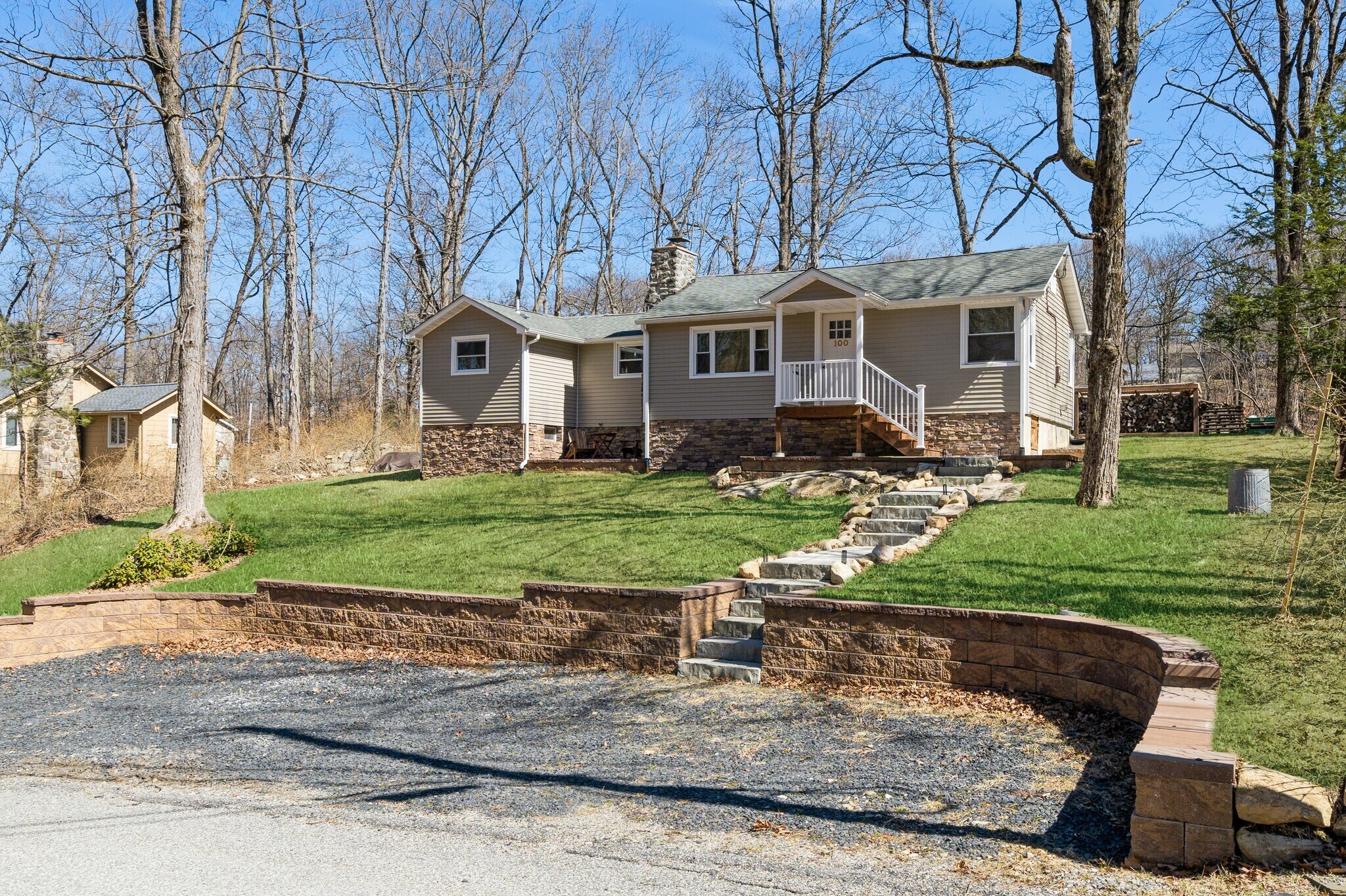 Building Photo - 100 Poplar Ln