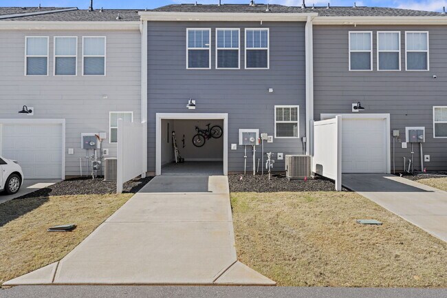 Building Photo - Luxury 3BR/2.5BA Craftsman Townhome with Designer Finishes & Open-Concept Living in Trailside at ...