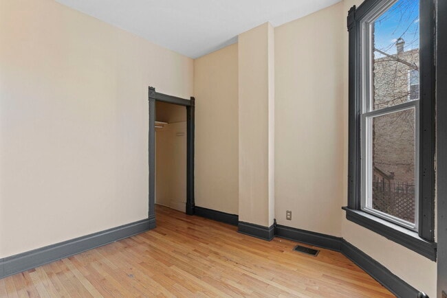 Building Photo - 1929 S Central Park Ave