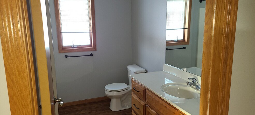 Main Bath - 701 Cork Xing