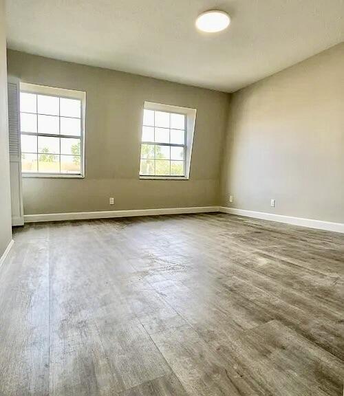 Building Photo - 413 N Cypress Dr