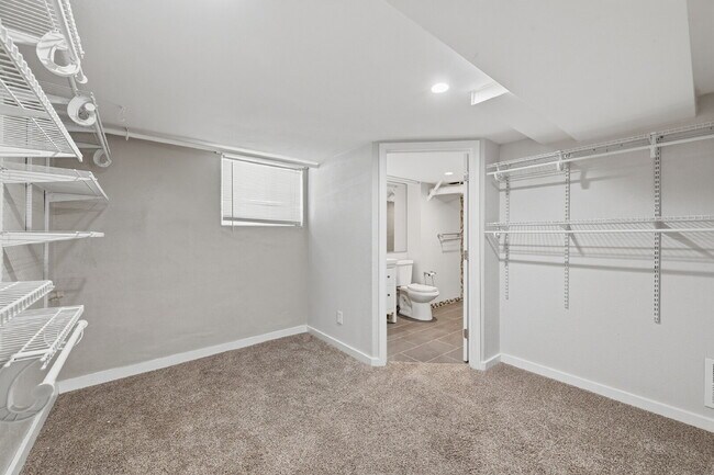 Building Photo - $2,895.95, 3-bed, 2-bath duplex in Denver with a washer and dryer and $300 off the first month's ...