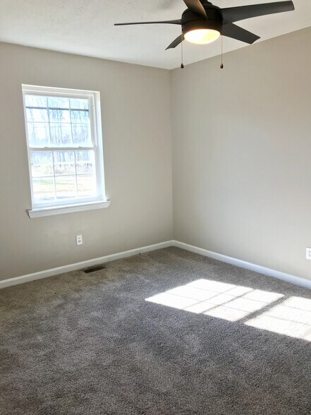 Bedroom #3 (all bedrooms have ceiling fans; as well as Den and Kitchen) - 9225 Amos Rd