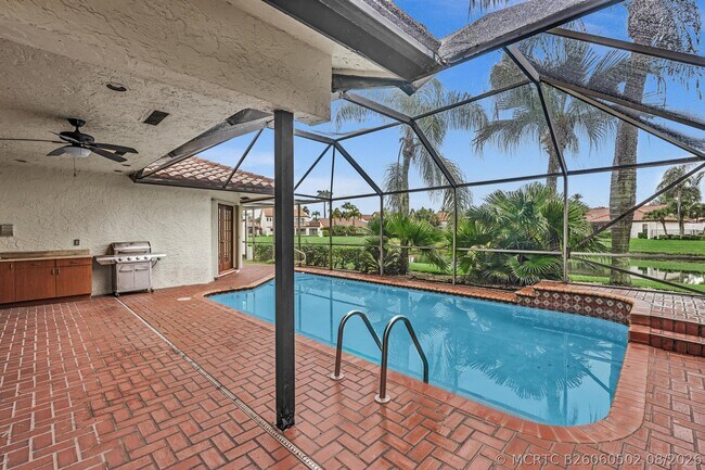 Building Photo - 22595 Esplanada Cir