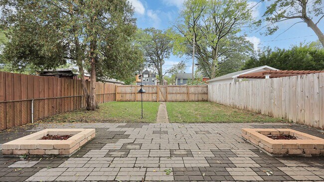 Building Photo - 739 Wilson Ave