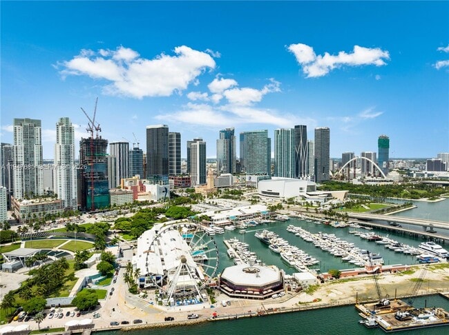 Building Photo - 851 NE 1st Ave