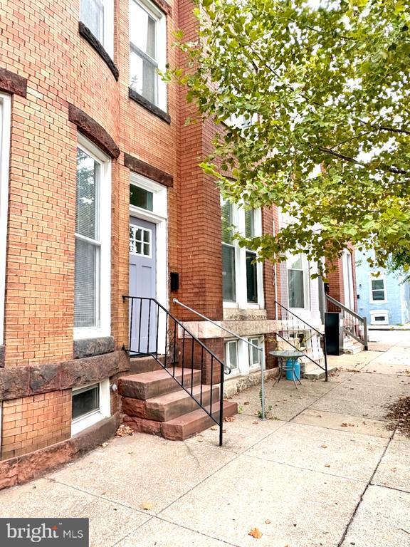 Building Photo - 406 W 28th St