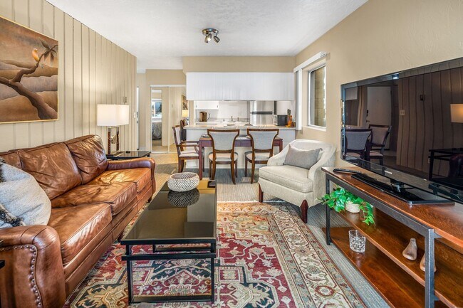 Building Photo - Downtown Furnished 1 Bed / 1 Bath Apartmen...