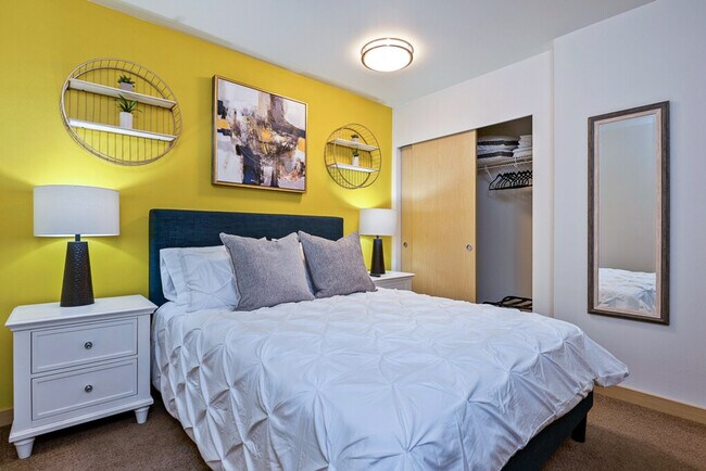 Building Photo - 1636 S McClellan St