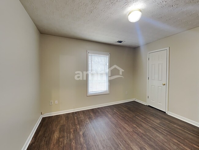 Building Photo - 193 Patterson Close Ct