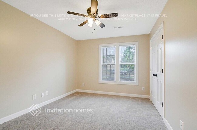 Building Photo - 45 Dawn Ave