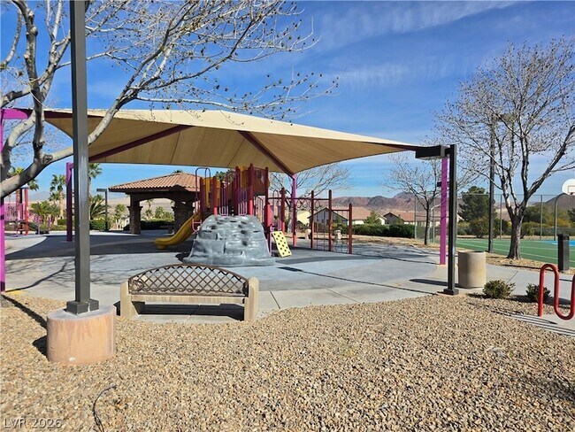 Building Photo - 927 Via Canale Dr