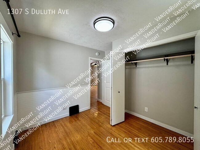 Building Photo - 1307 S Duluth Ave