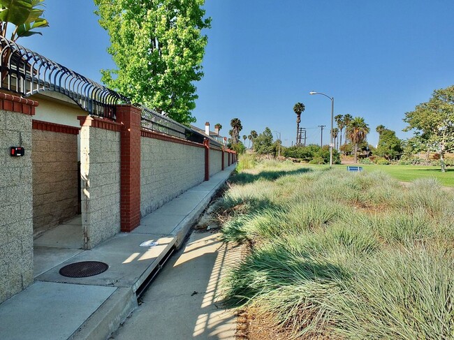Building Photo - 6262 Napoli Ct