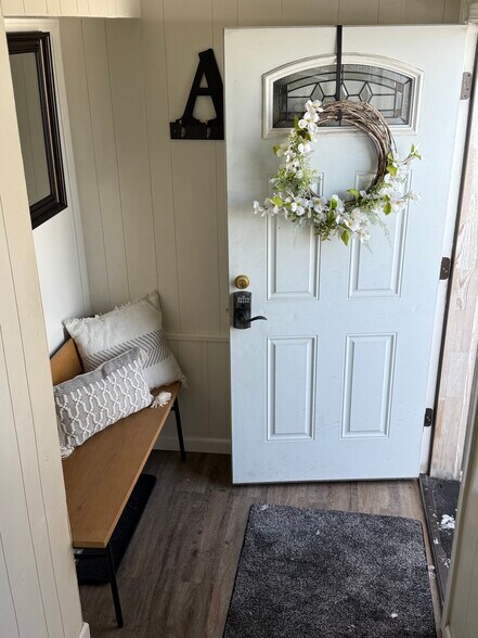 Building Photo - 909 27th Ave