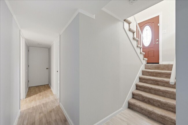 Building Photo - 5481 Saddler Ln